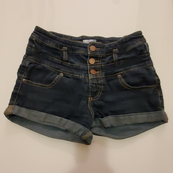 3 button high waisted shorts